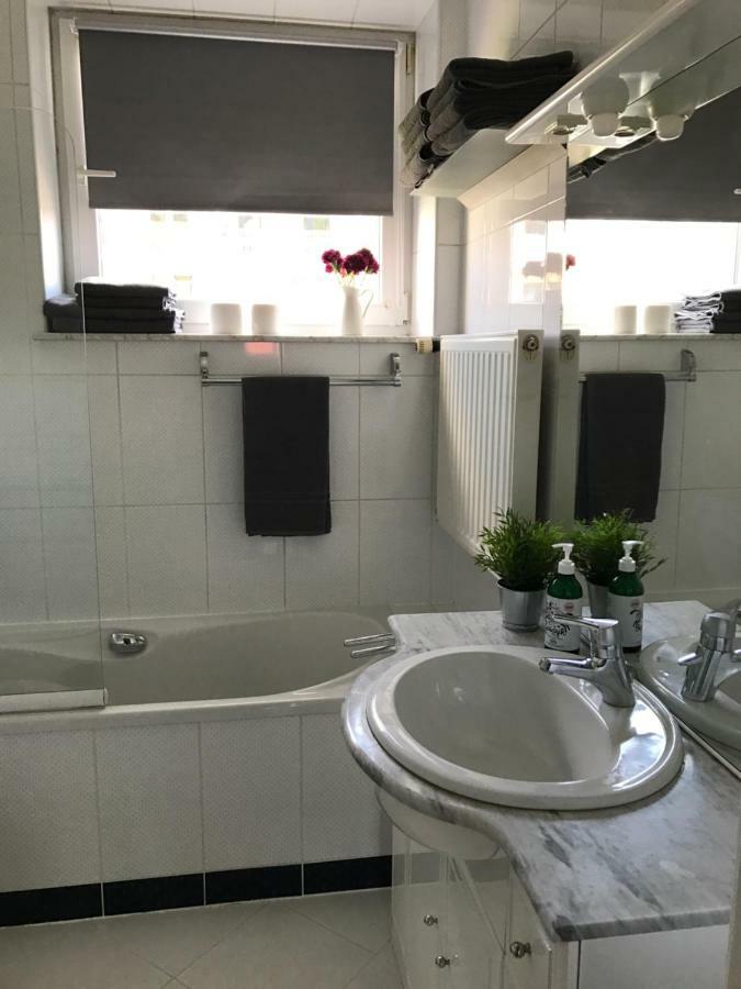 Apartament Przy Rynku วีสวา ภายนอก รูปภาพ